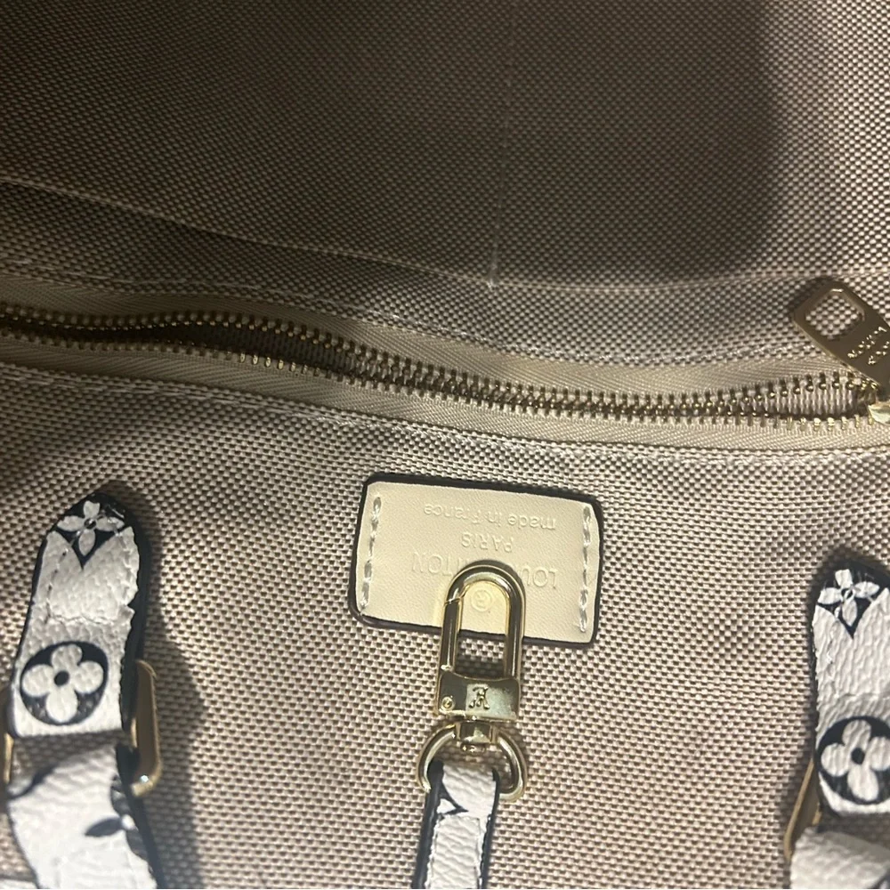 Green Tote Bag - Picture 5 of 6